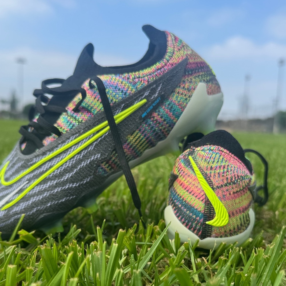 Nike Phantom GX Elite Fusion FG Link Pack FD9845-071
Soccer cleats